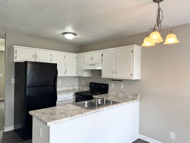 Photo - **Just listed**
