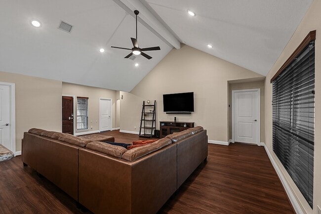 Photo - 1035 E Hampton Dr