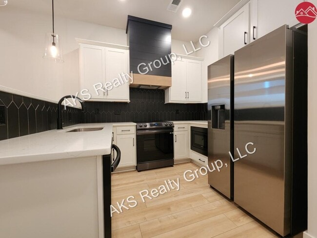 Photo - 1012 Windsor Dr