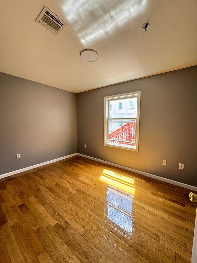 Photo - 1008 West St House