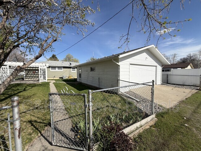Photo - 1126 Lendel Ln
