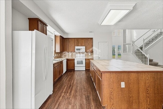 Photo - 1360 Calvert Dr
