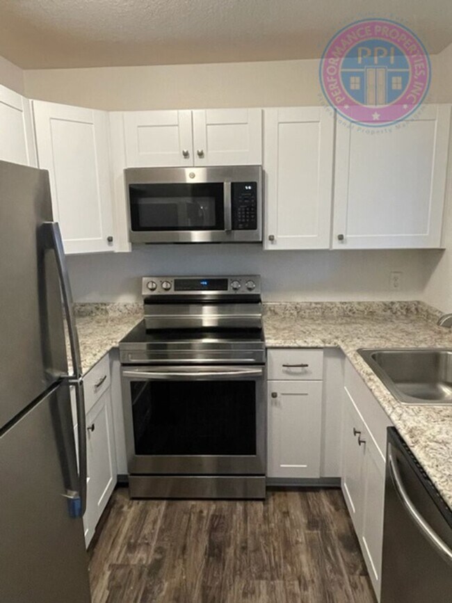 Photo - DEPOSIT FREE MOVE IN WITH RHINO! WATER,SEW...