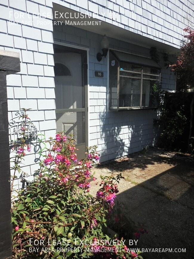 Photo - 16 Cape Hatteras Ct Townhome