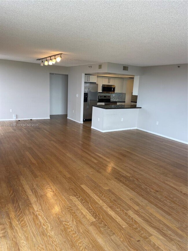 Photo - 720 Coral Wy Unit 9E