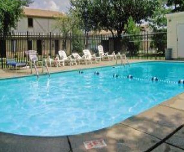 Pool - Manchester Townhomes