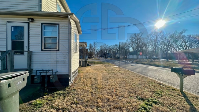 Photo - 130 W 10th St