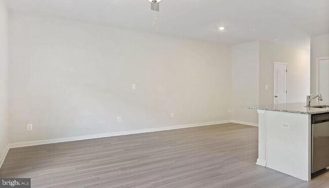 Photo - 58 Cramsford St