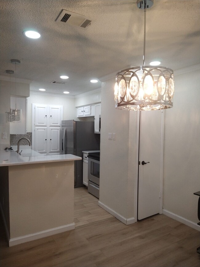 Building Photo - 1109 Calico Ln Unit Cloisters