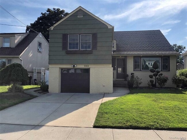 Photo - 563 Albemarle Pl