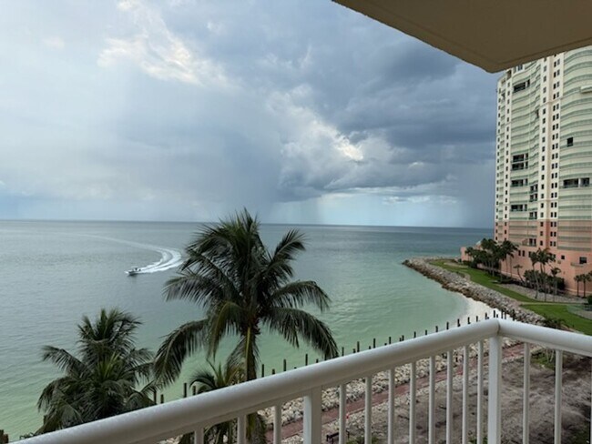 Building Photo - Merida Rental