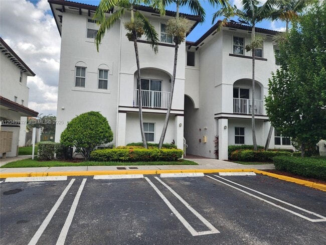 Building Photo - 8960 NW 97th Ave Unit 102