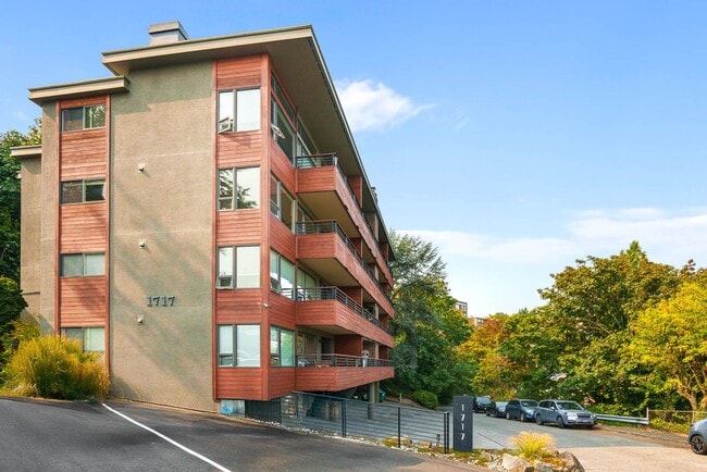 Building Photo - 1717 5th Ave N Unit 301 Rental