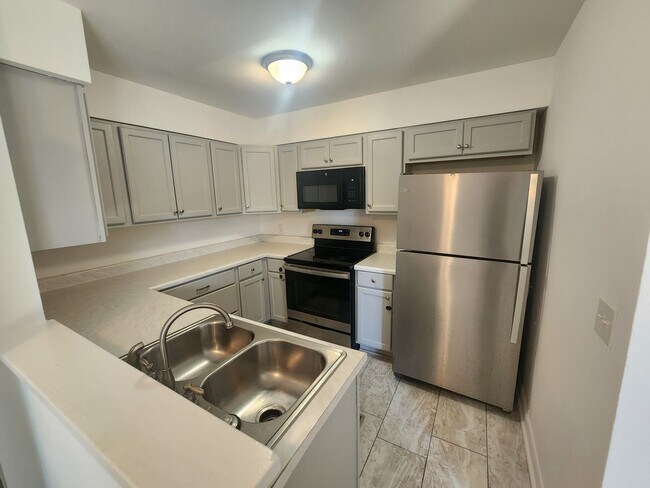 Photo - 2 Bedroom Condo near Hickory Grove