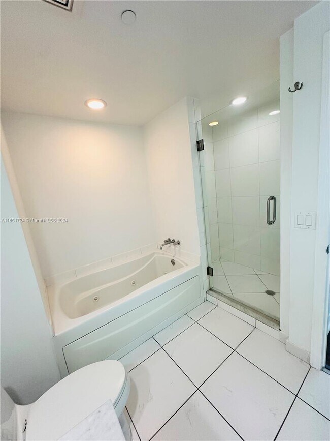 Photo - 500 Brickell Ave