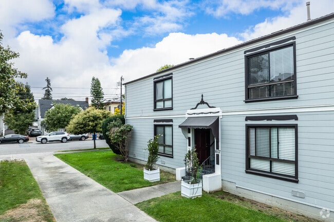 Exterior - 1607 Santa Clara Ave