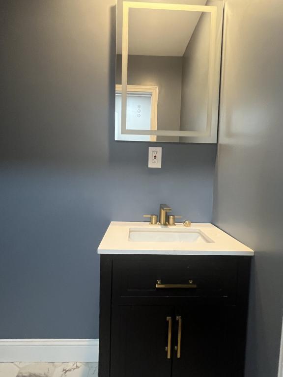 Photo - 738 Prince Pl NW