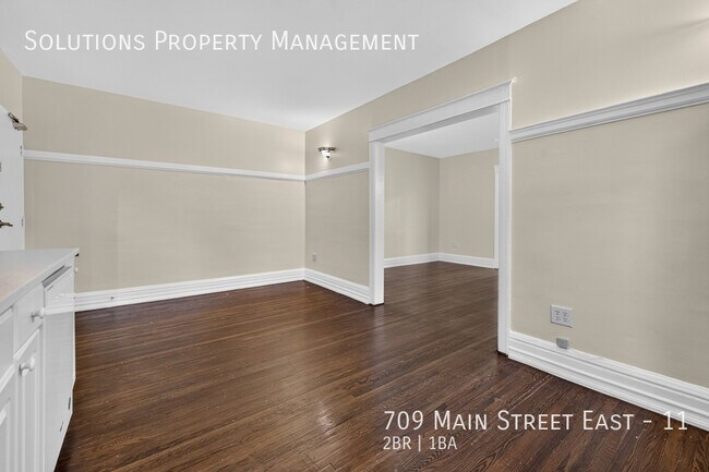 Photo - Beautiful Spacious 2 Bedroom Apartment Unit 11