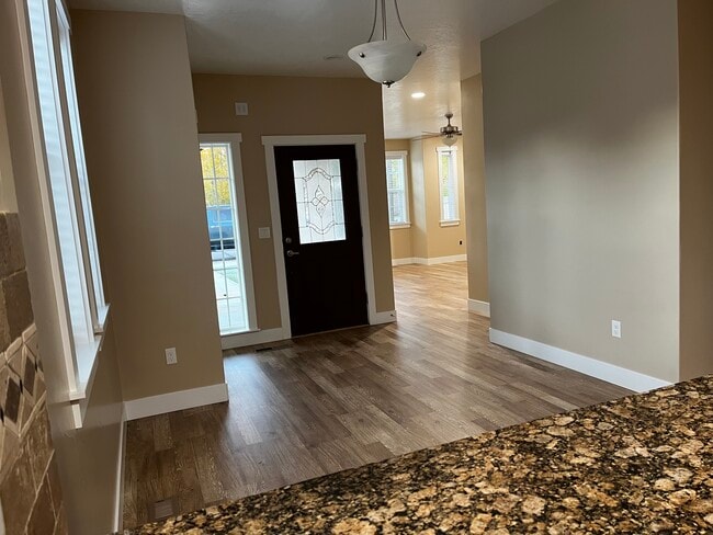 Photo - 4940 Willow Ln