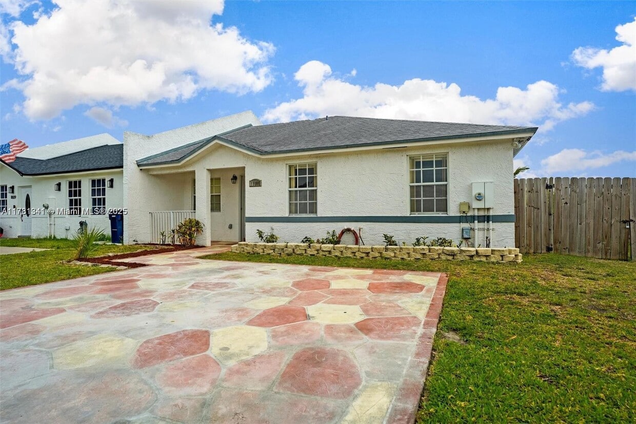 Photo - 11605 SW 147th Ter (Miami, FL)