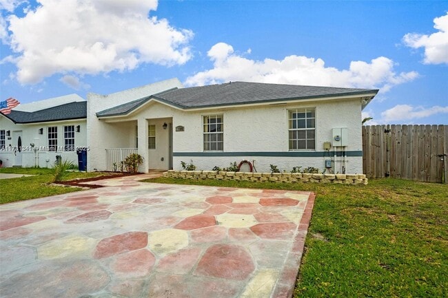 Photo - 11605 SW 147th Ter Townhome