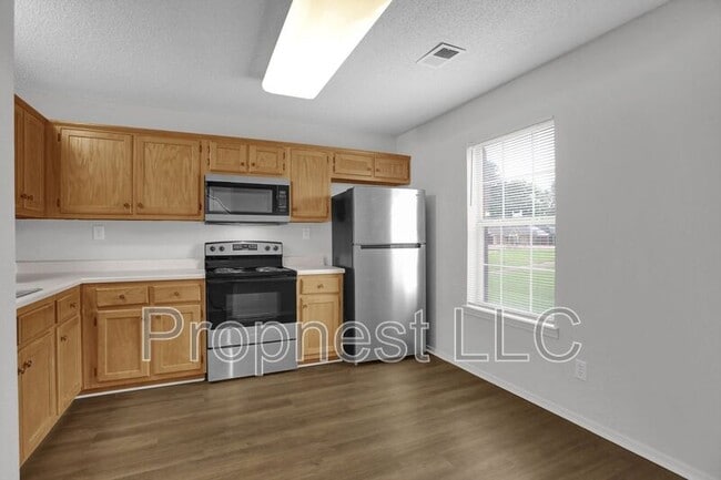 Photo - 840 Barrington Woods Cove