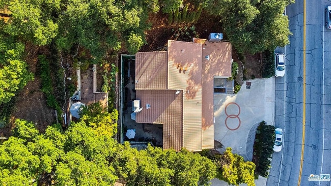 Photo - 1456 1/2 E Chevy Chase Dr