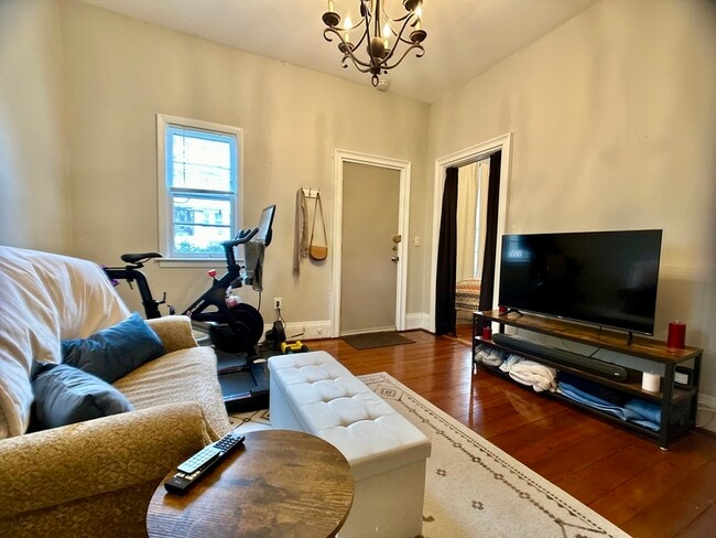 Photo - 271 Chestnut Ave Unit R