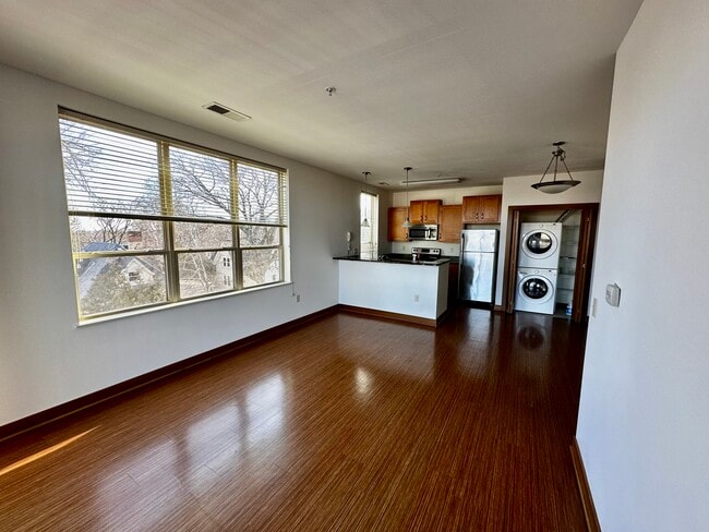 Photo - 1917 Monroe St Unit 303