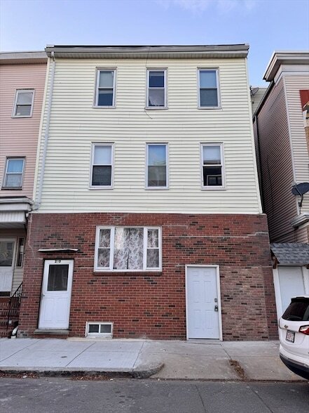 Building Photo - 230 Havre St Unit 2