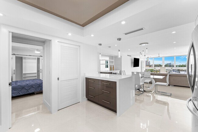 Photo - 301 Lake Shore Dr Unit 411