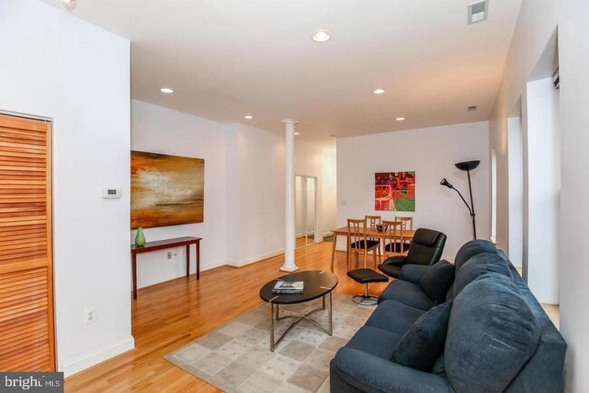 Photo - 1427 Chapin St NW Unidad 301