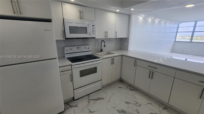 Photo - 1301 NE Miami Gardens Dr Unit 1412W