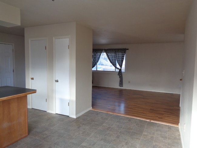 Photo - 731 Cedar St