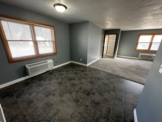 Building Photo - 326 S. First St. Unit 326 - B