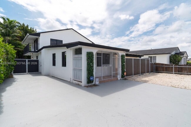 Photo - 2729 SW 67th Ave