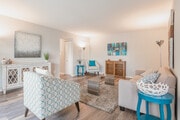 2BR, 1BA - 946SF