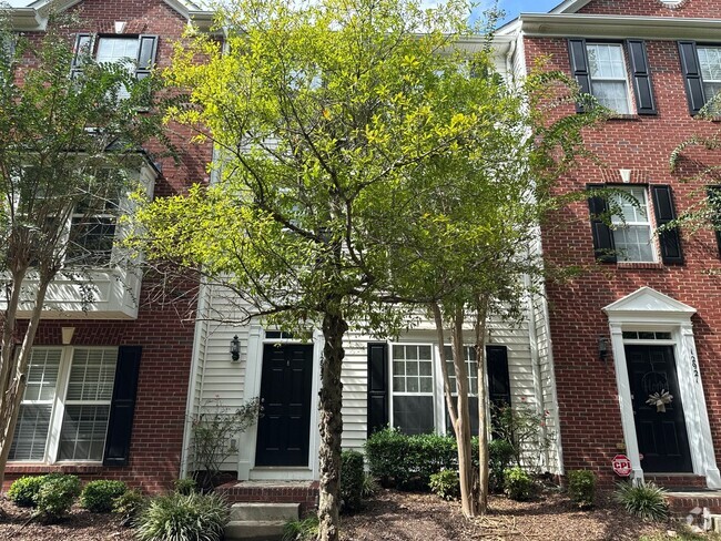 Building Photo - Lovely Townhome in Blakeney Greens!