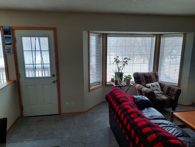 Photo - 228-226 6 Ave