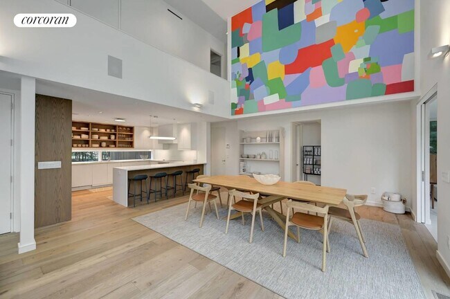 Photo - 33 Hedges Banks Dr