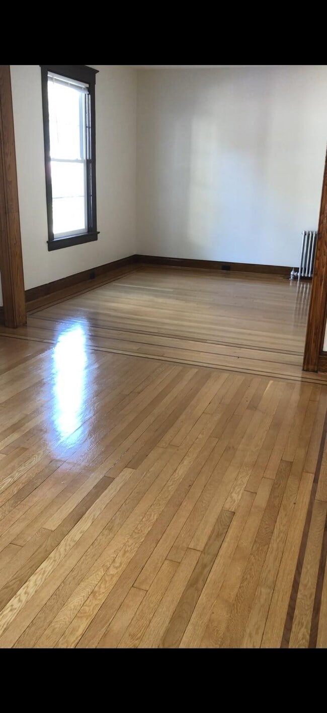 Building Photo - 119 Bremond St Unit First Floor