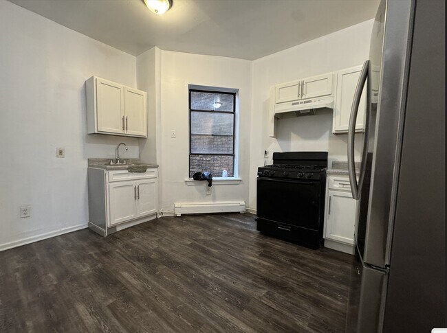 240 Bergen Ave 2R - 232 Bergen Ave Apartments Unit 2R