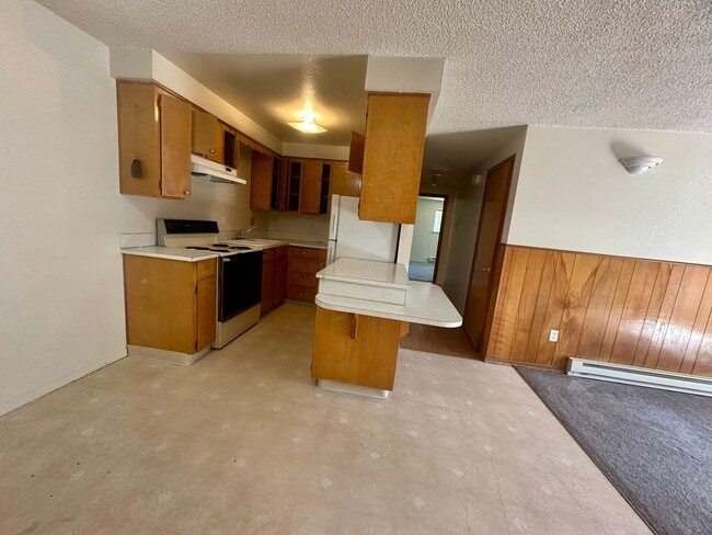 Photo - Half month rent discount for first month rent