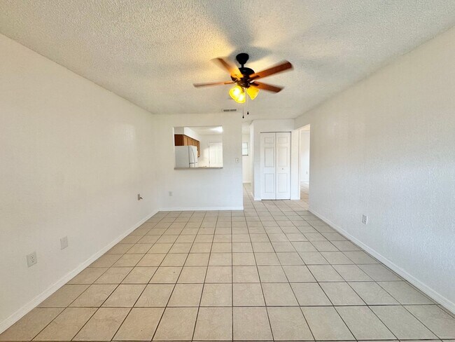 2555-2559 Elm Ave