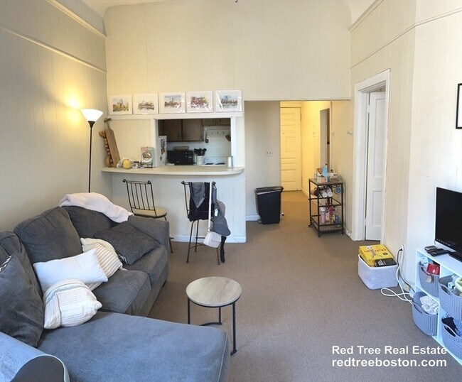471 Commonwealth Ave Unit 2R