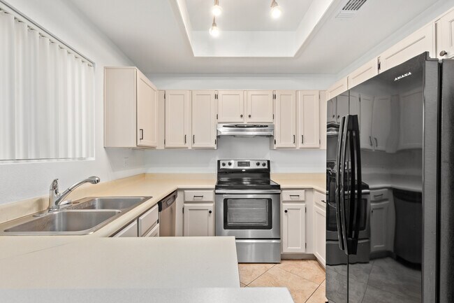 Photo - 2941 N Oregon St