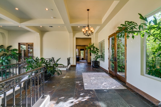 Photo - 549 Regents Gate Dr