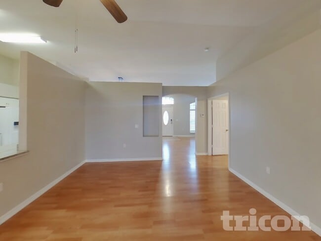 Photo - 29728 Morwen Pl