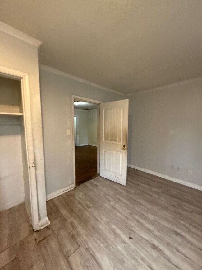 Photo - 719 Craft Rd