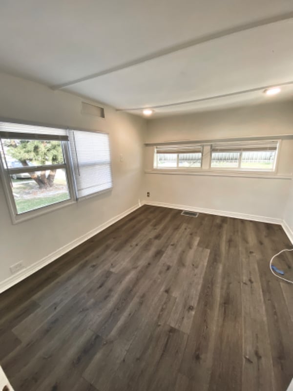 Photo - 915 49th Ave Terrace W